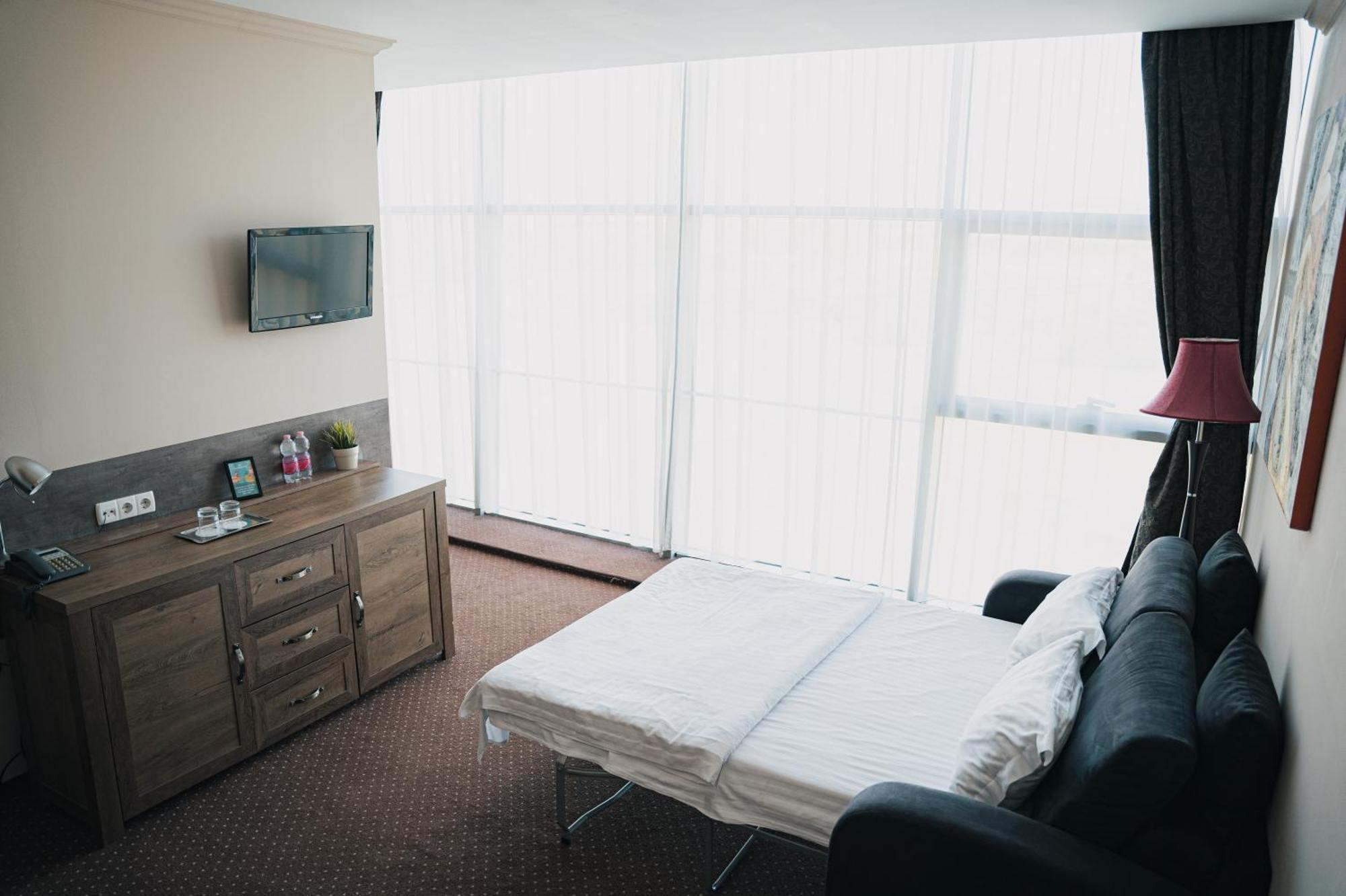 Sky Hotel Oradea Dış mekan fotoğraf