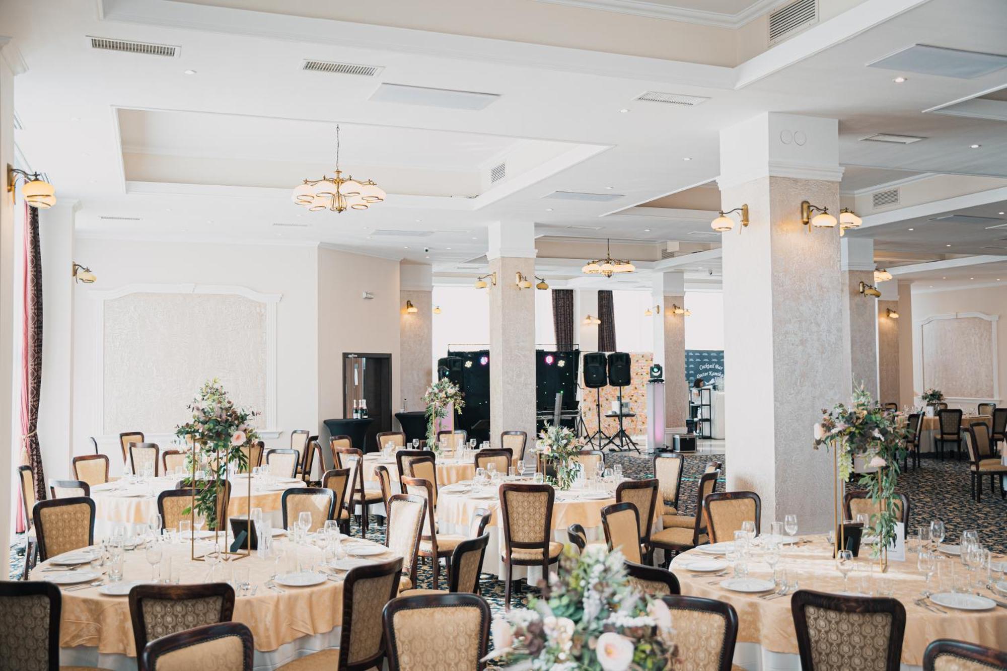 Sky Hotel Oradea Dış mekan fotoğraf